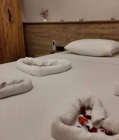 Mutlu Ve Huzur Dolu Bir Tatil וילה
